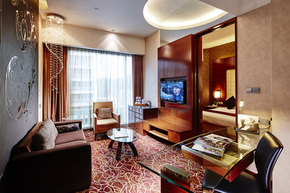 The Robertson House By The Crest Collection Hotel Singapore Exterior photo A suite at the hotel